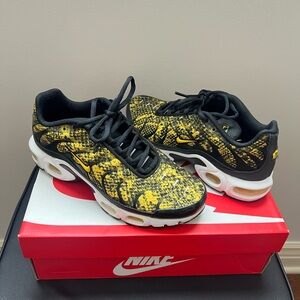 Nike Air Max Plus - Size 8 Women (US)